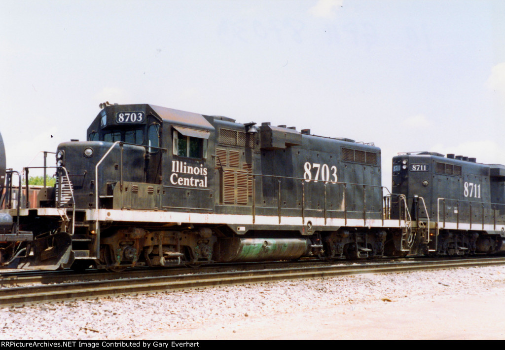 IC GP11 #8703 - Illinois Central